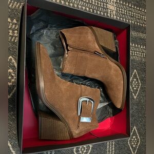 New Vince Camuto Brown suede buckle boot size 6.5